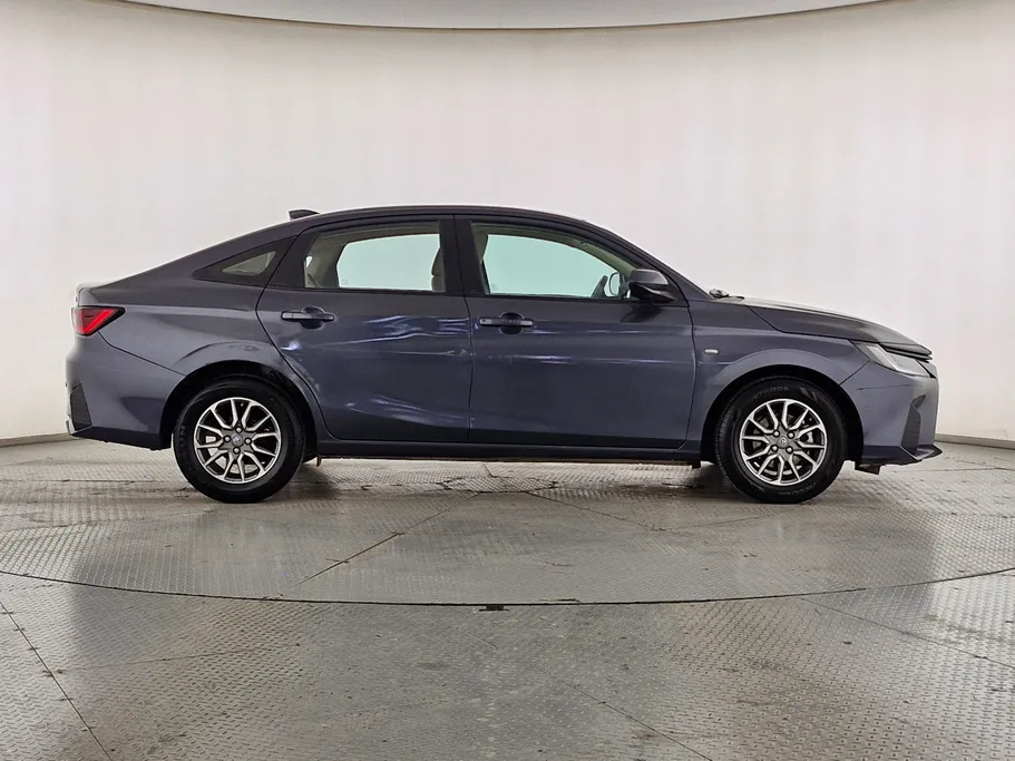 2023 Toyota Yaris  Y 