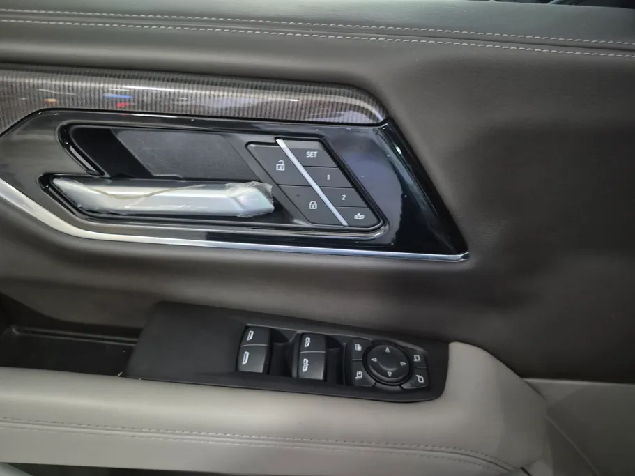 2025 GMC Yukon Elevation 