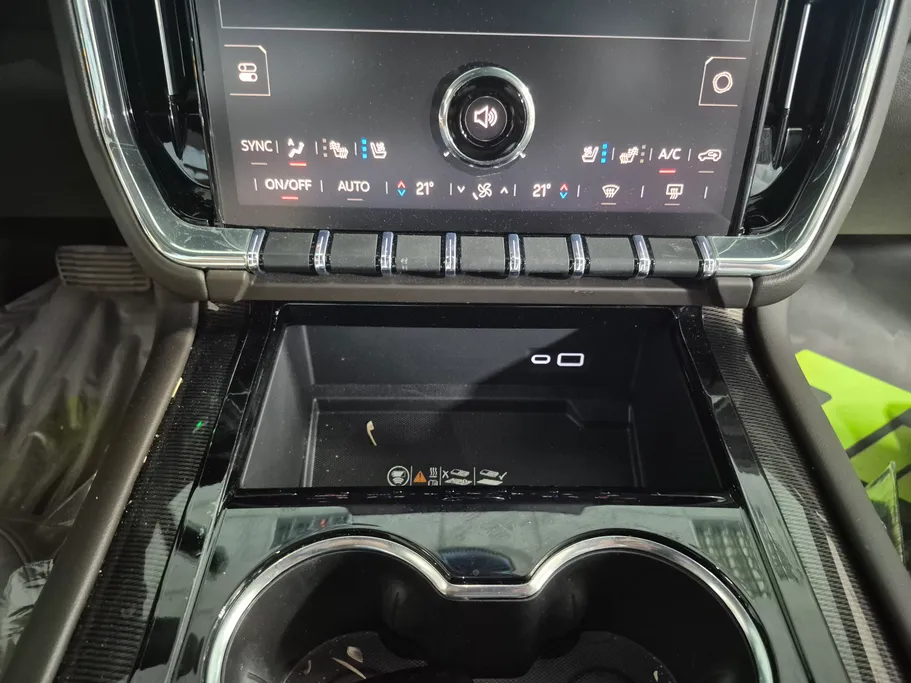 2025 GMC Yukon Elevation 