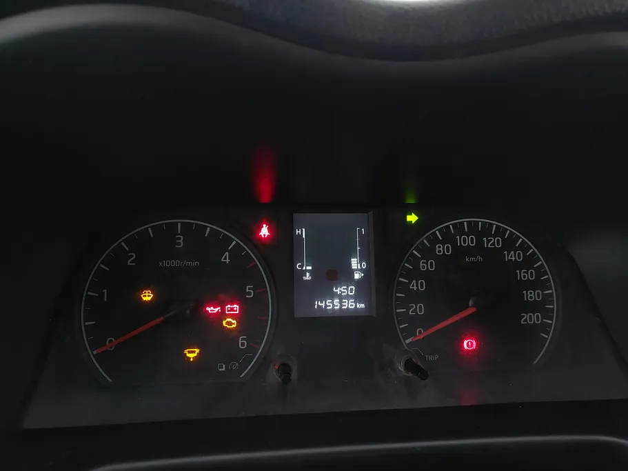 نيسان باص اورفان بضاعة 2022 