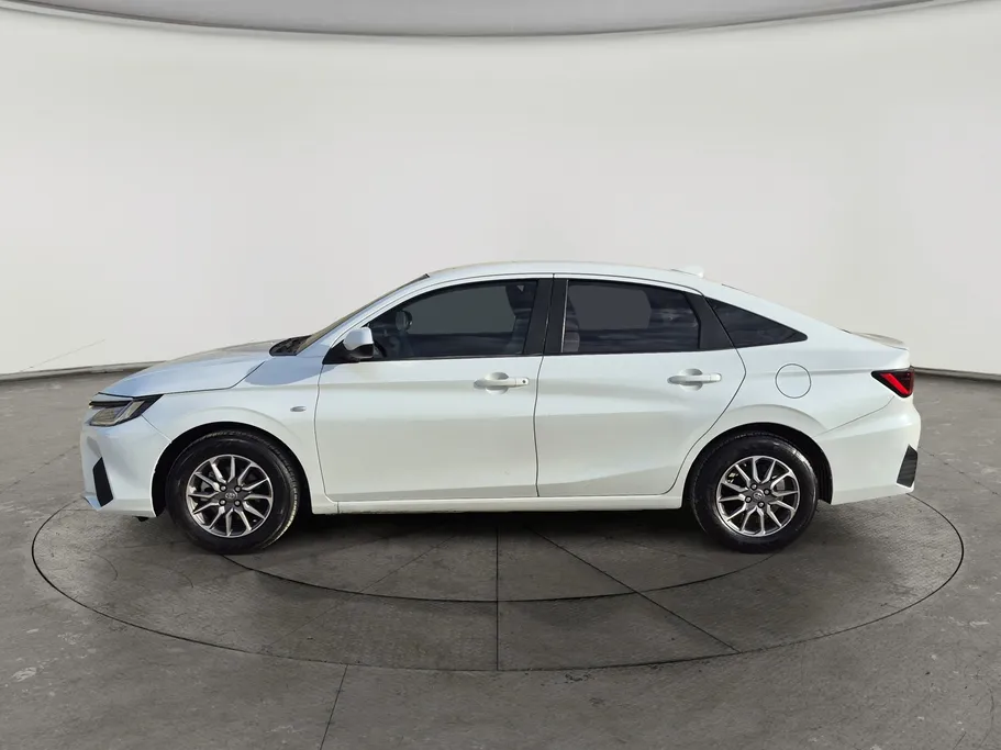 2023 Toyota Yaris  Y 