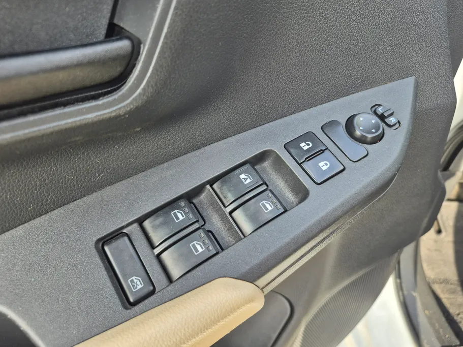 2023 Toyota Yaris  Y 