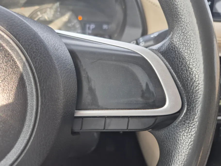 2023 Toyota Yaris  Y 