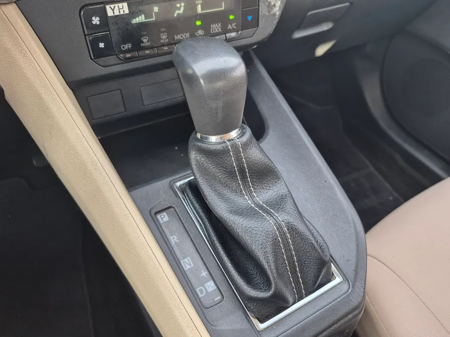 2023 Toyota Yaris  Y 