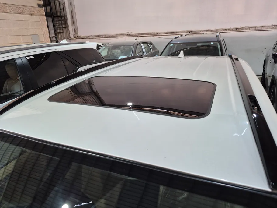 تويوتا راف فور XLE HEV 2025 