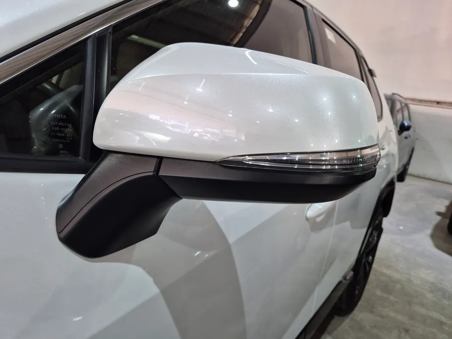 تويوتا راف فور XLE HEV 2025 