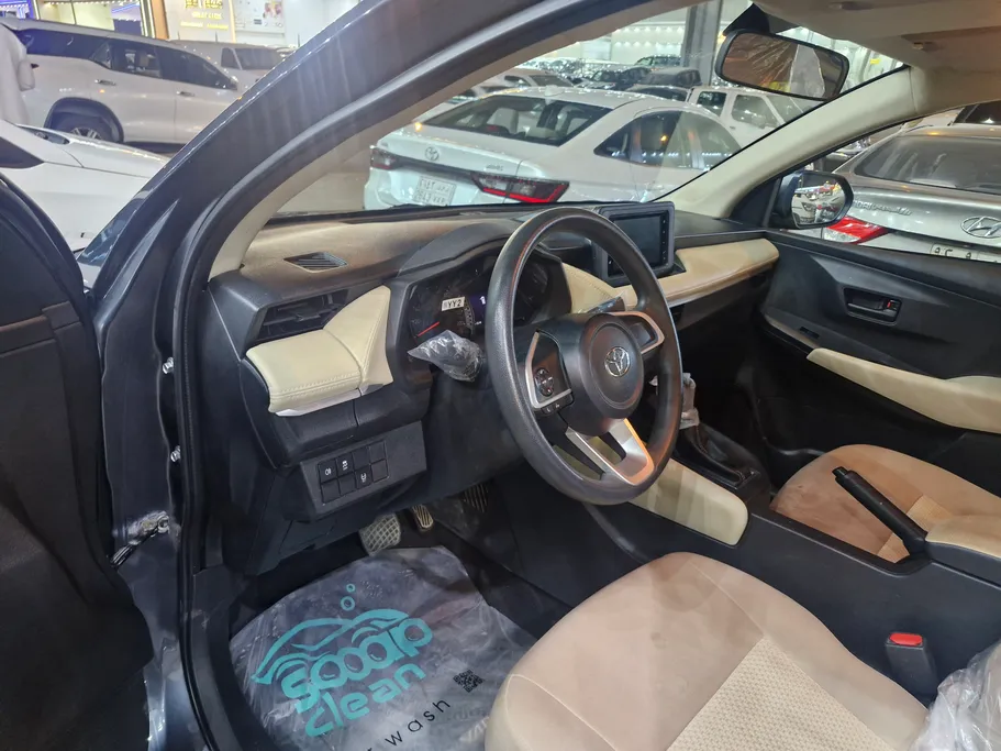 2024 Toyota Yaris  Y 