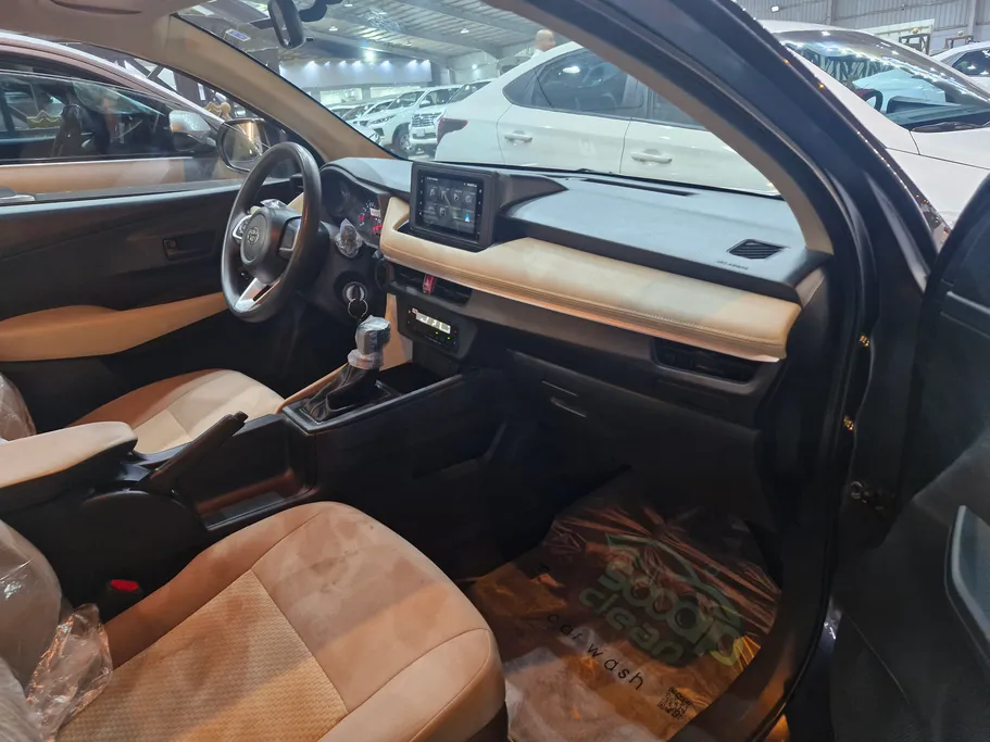 2024 Toyota Yaris  Y 