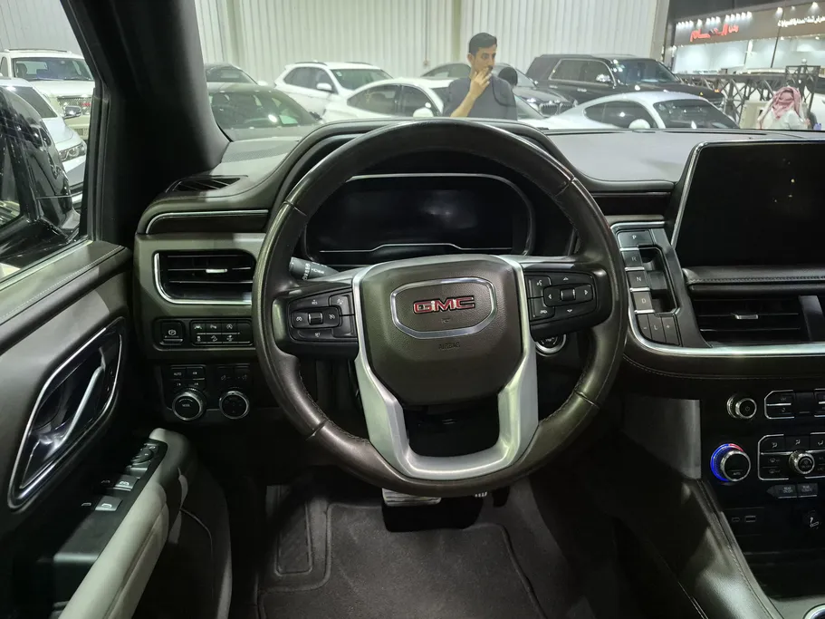 2023 GMC Yukon SLE 