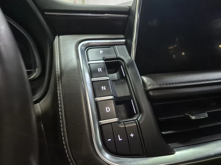 2023 GMC Yukon SLE 