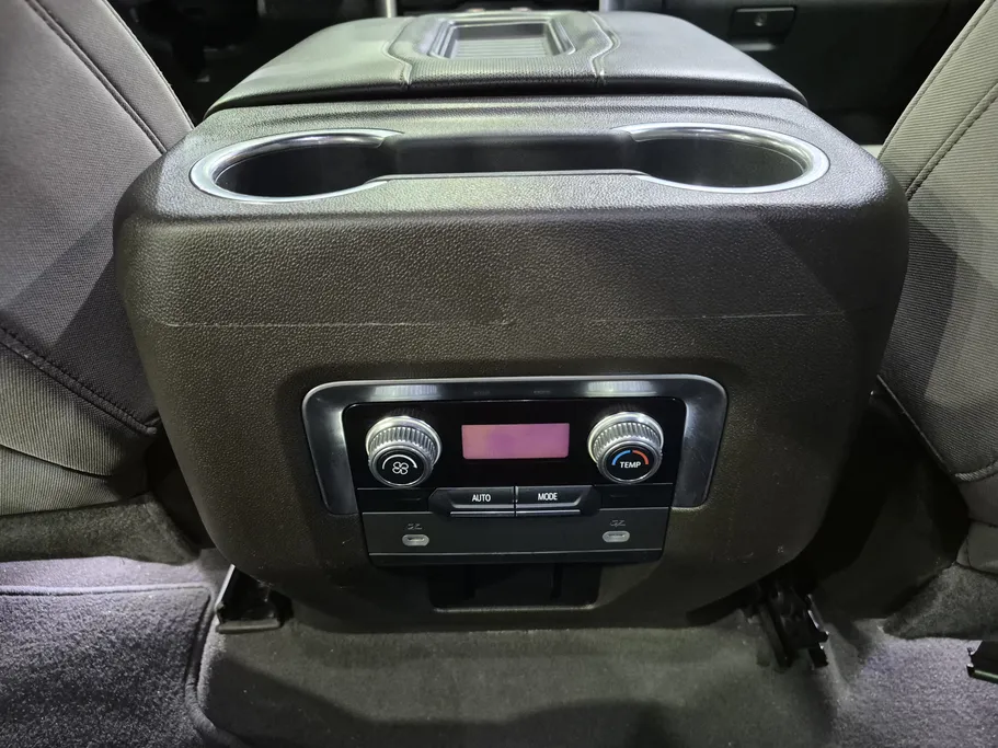 2023 GMC Yukon SLE 