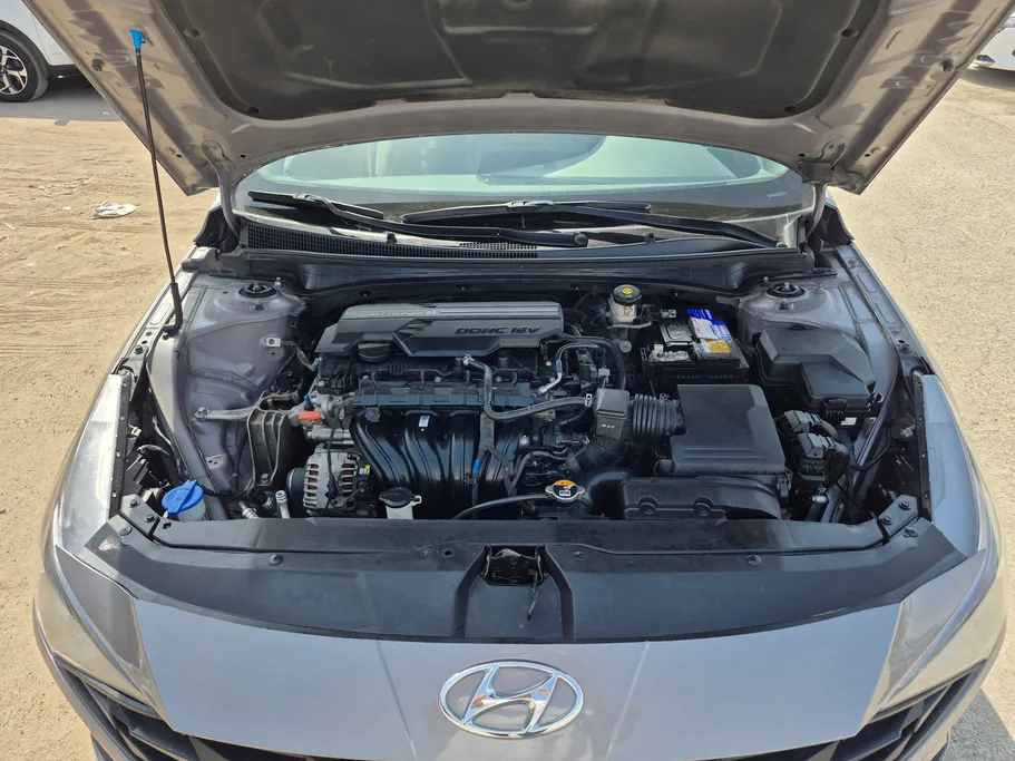 2023 Hyundai Elantra Smart 