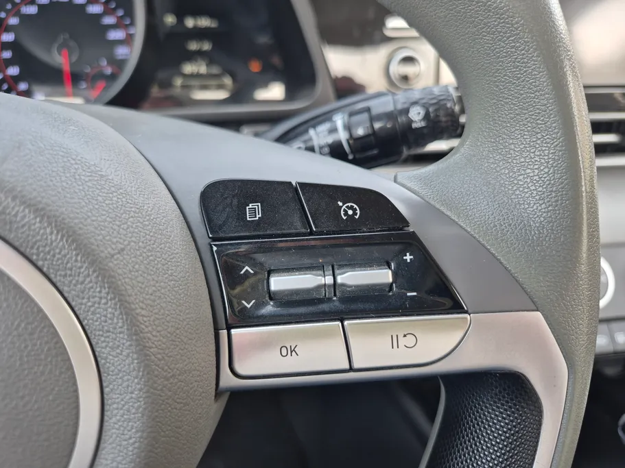 2023 Hyundai Elantra Smart 