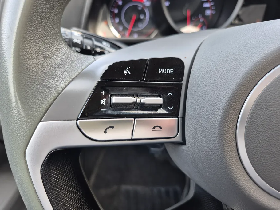 2023 Hyundai Elantra Smart 