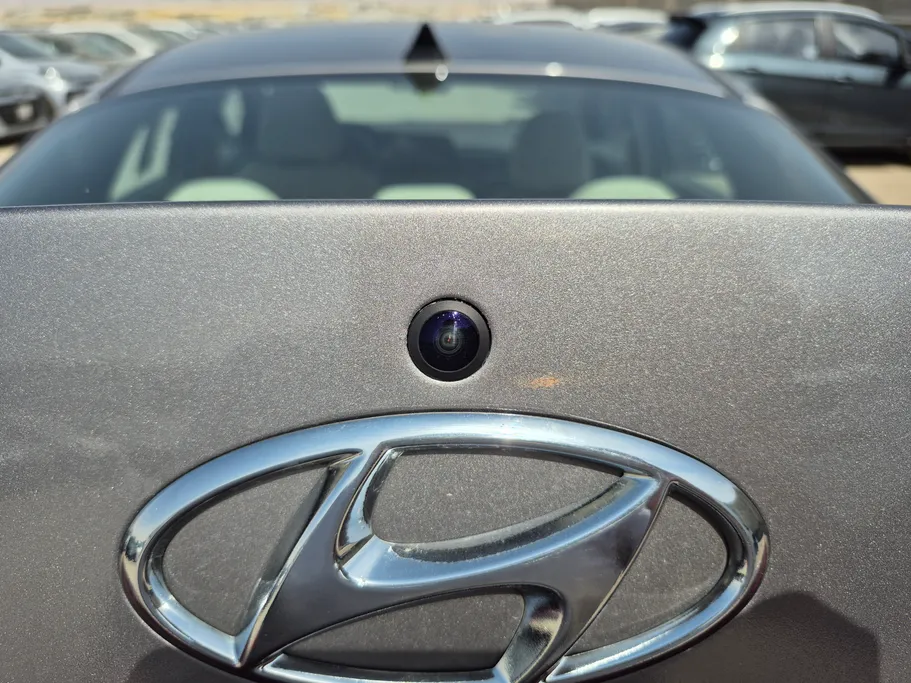 2023 Hyundai Elantra Smart 