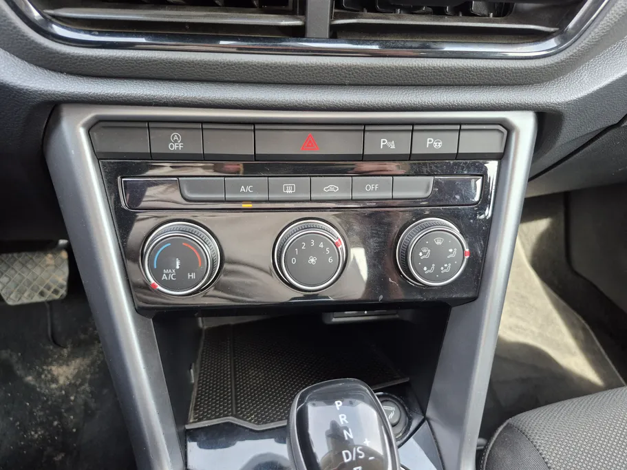 2024 Volkswagen T Roc Life 