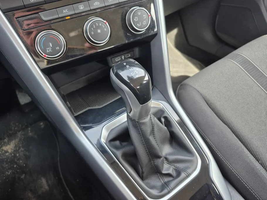 2024 Volkswagen T Roc Life 