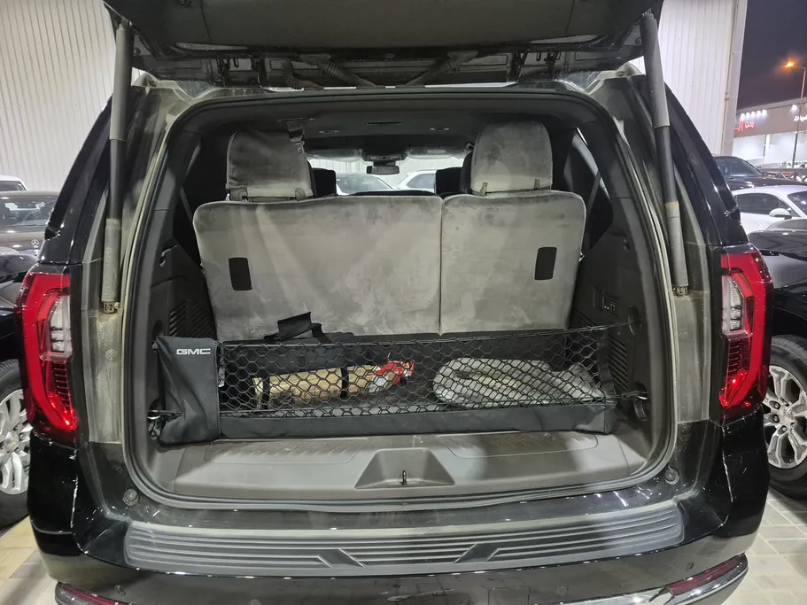 2025 GMC Yukon Elevation 