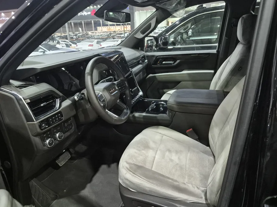 2025 GMC Yukon Elevation 