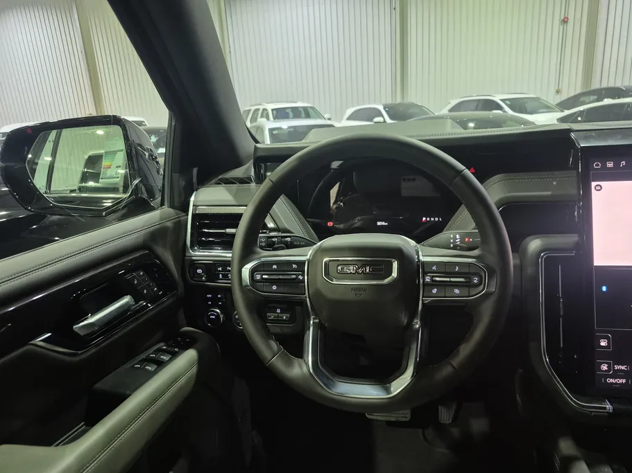 2025 GMC Yukon Elevation 