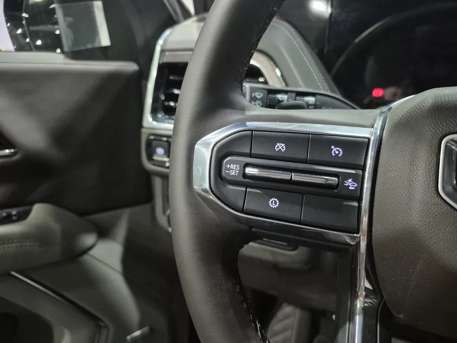 2025 GMC Yukon Elevation 