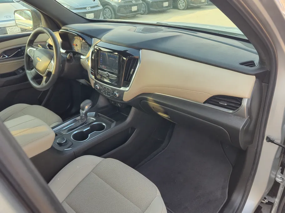 2022 Chevrolet Traverse LS 