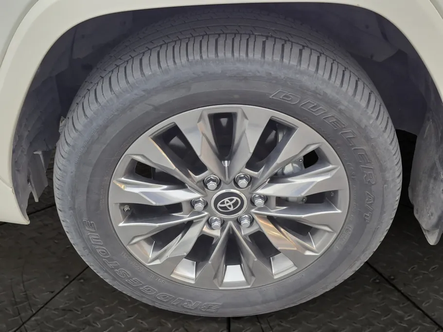 2024 Toyota Land Cruiser GXR 