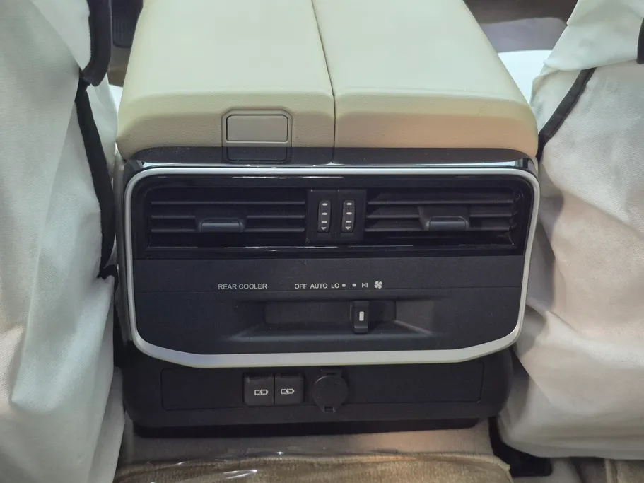 2024 Toyota Land Cruiser GXR 