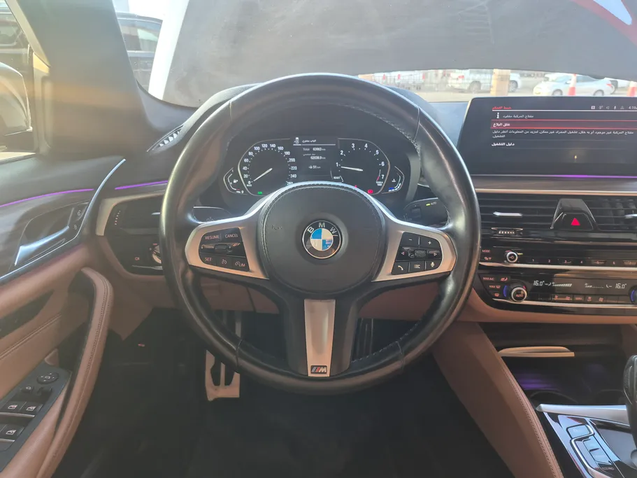 بي ام دبليو الفئة الخامسة 520i 2021 