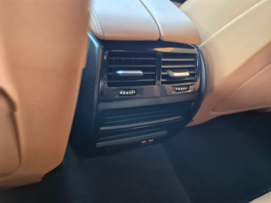 بي ام دبليو الفئة الخامسة 520i 2021 