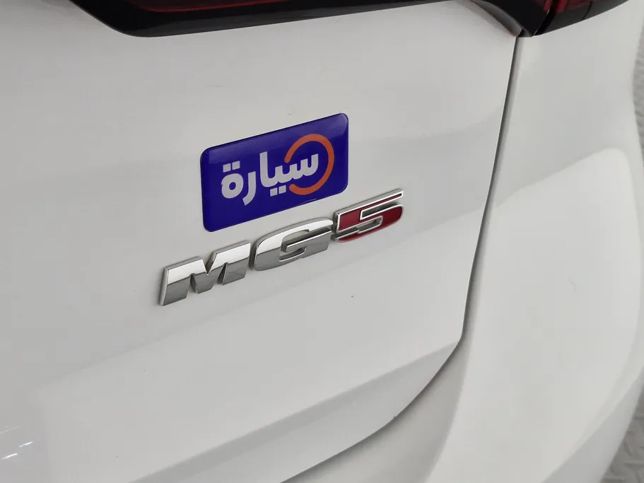 ام جي 5 STD 2023 