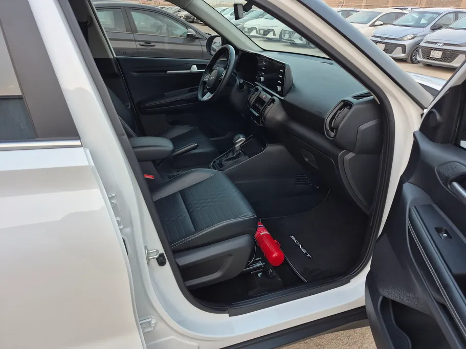 2024 Kia SONET EX 