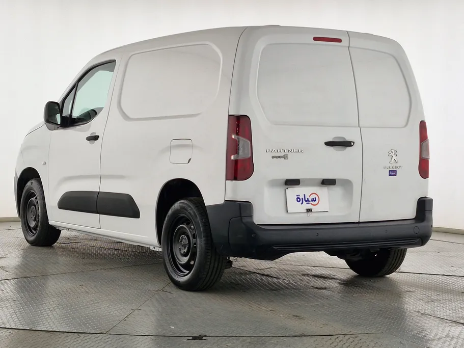 2022 Peugeot Partner Short van 