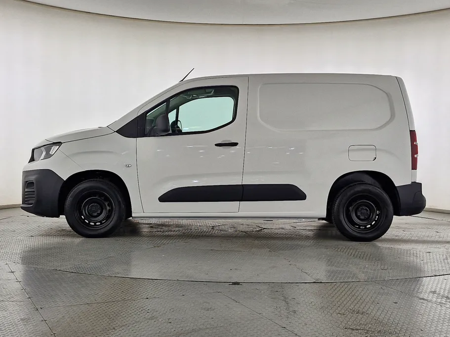 2022 Peugeot Partner Short van 