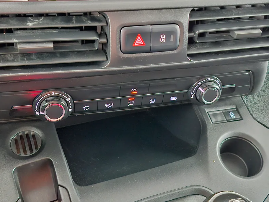 2022 Peugeot Partner Short van 