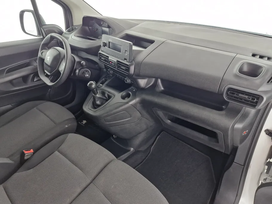 2022 Peugeot Partner Short van 