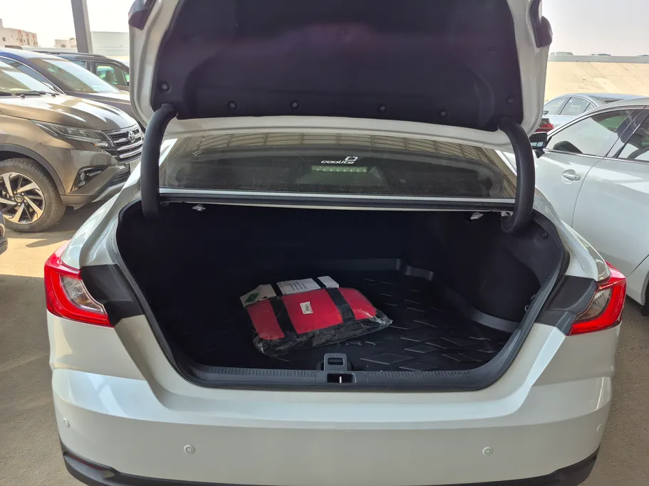 2025 Toyota Camry  E Plus HEV 