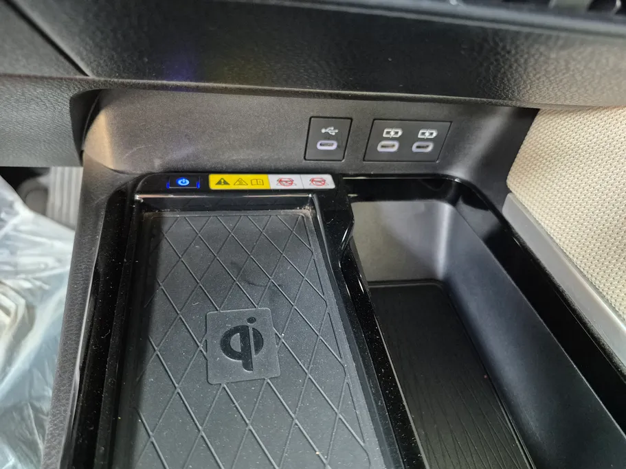2025 Toyota Camry  E Plus HEV 