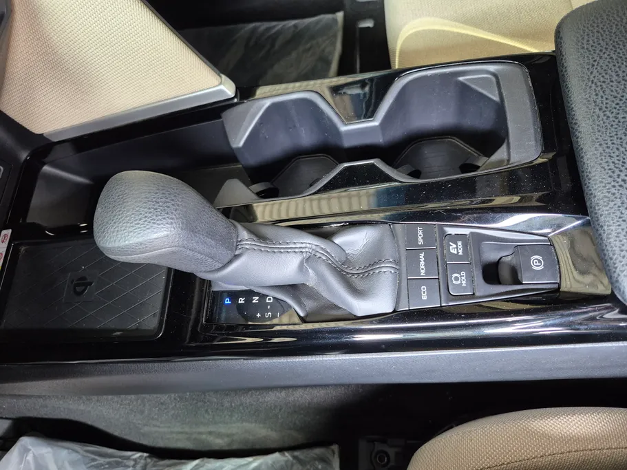 2025 Toyota Camry  E Plus HEV 