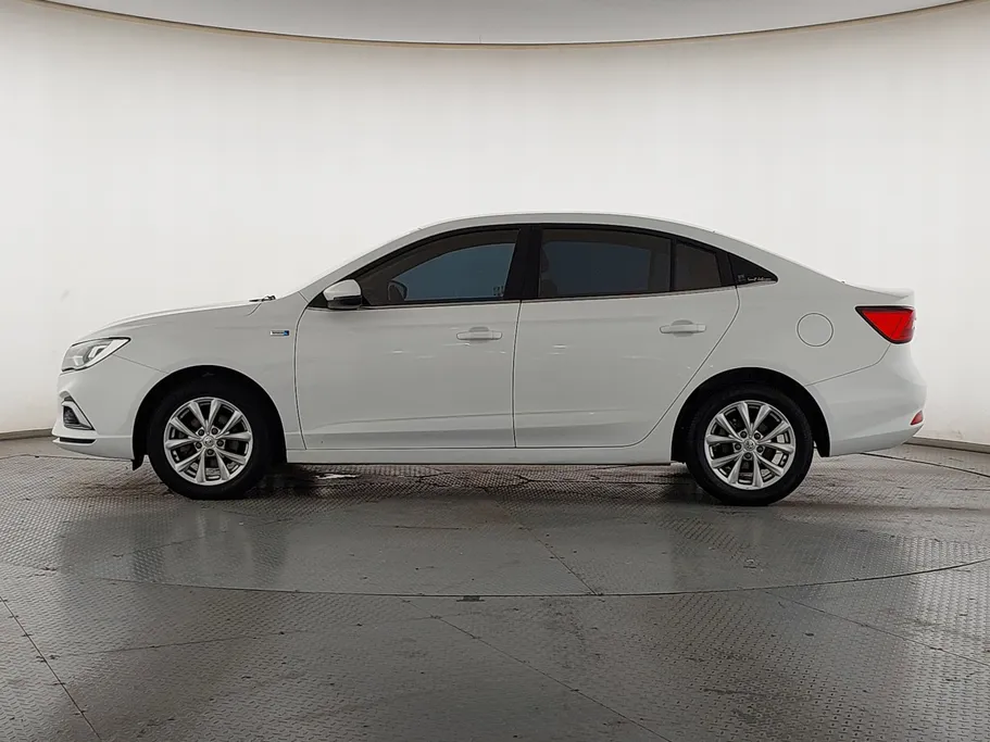 2023 MG 5 COM 