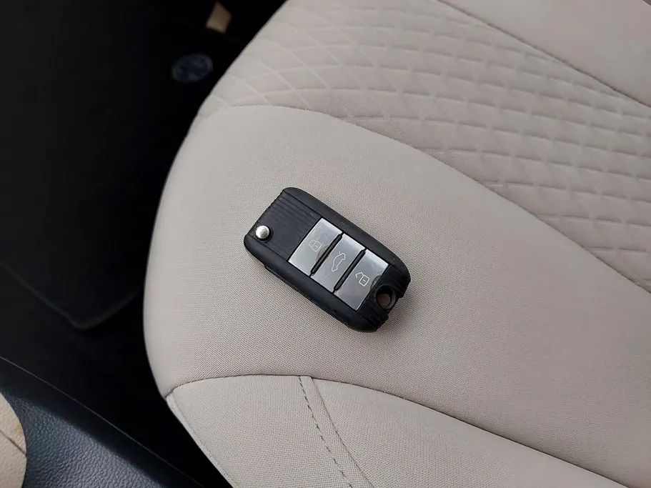 2023 MG 5 COM 