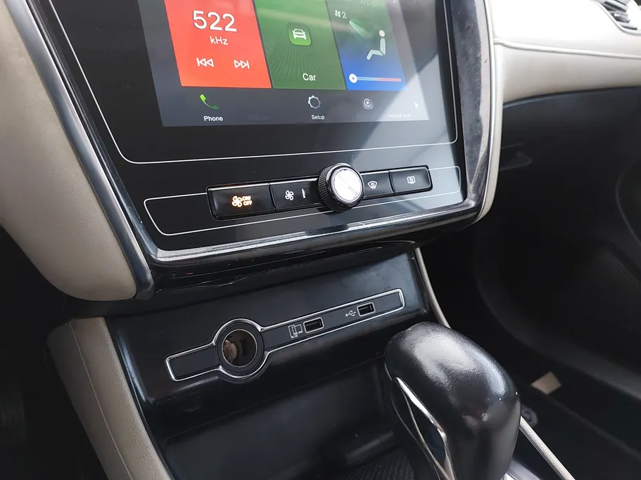 2023 MG 5 COM 