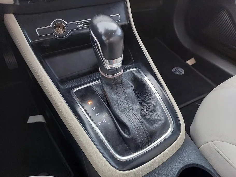 2023 MG 5 COM 