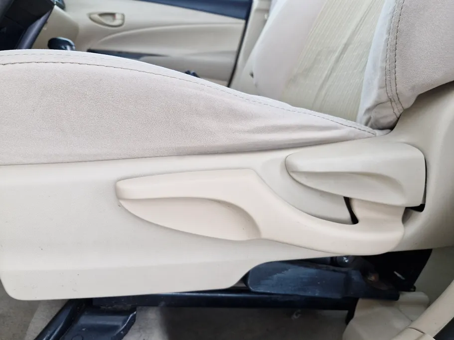 2022 Toyota Yaris  Y 
