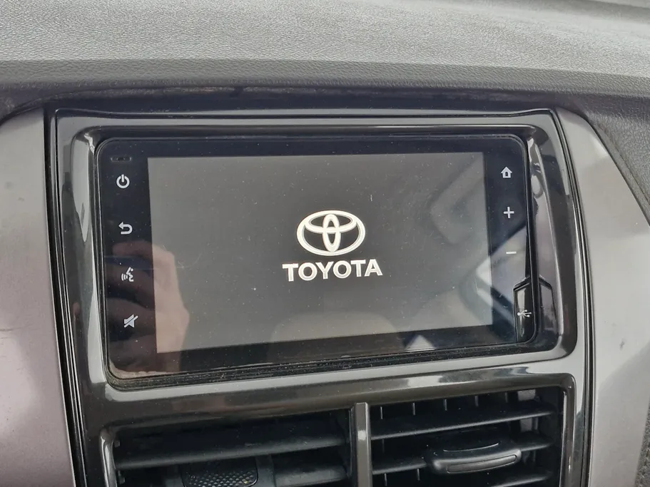 2022 Toyota Yaris  Y 