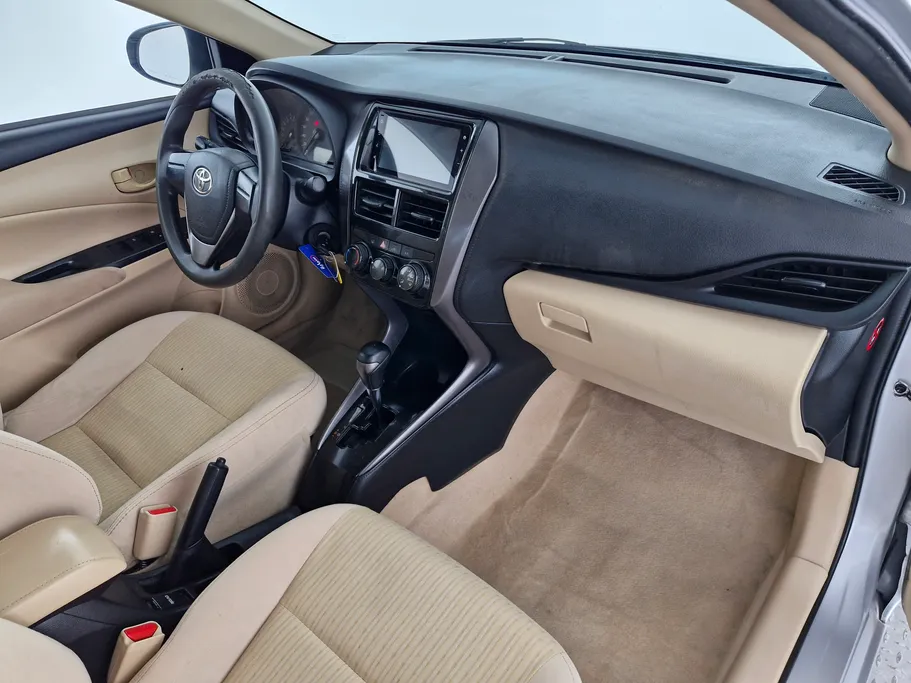 2022 Toyota Yaris  Y 