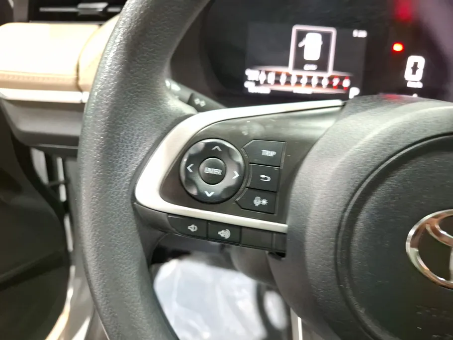 2024 Toyota Yaris  Y Plus 
