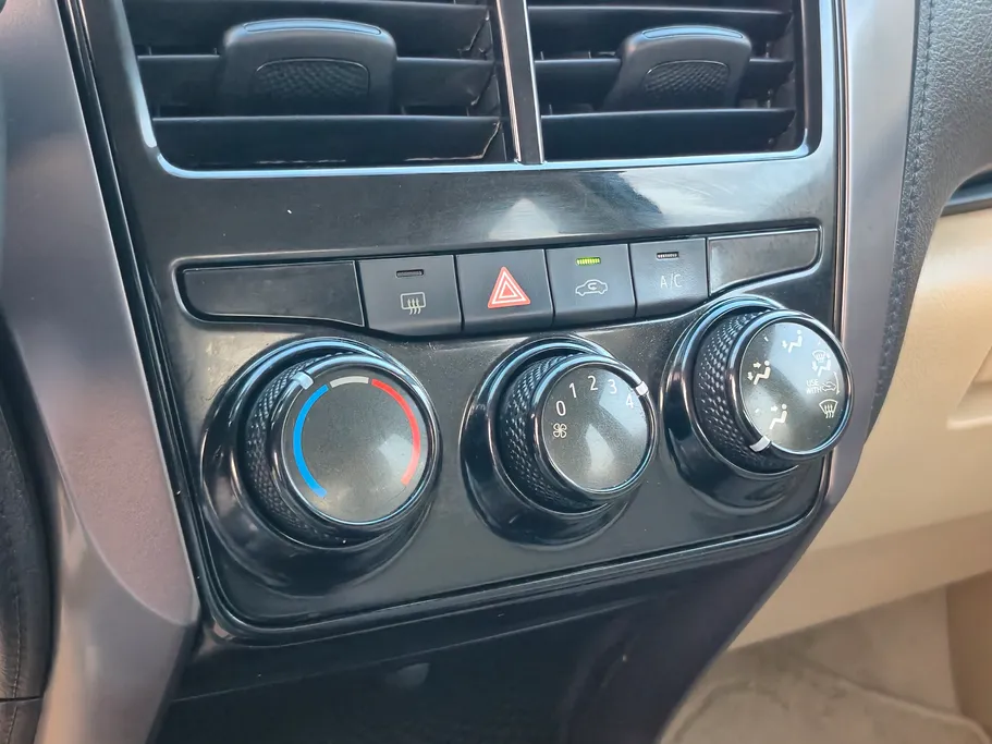 2022 Toyota Yaris  Y 