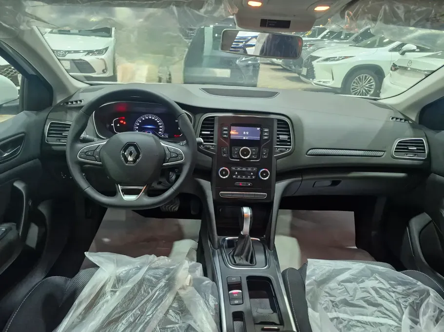 رينو ميجان E 2024 
