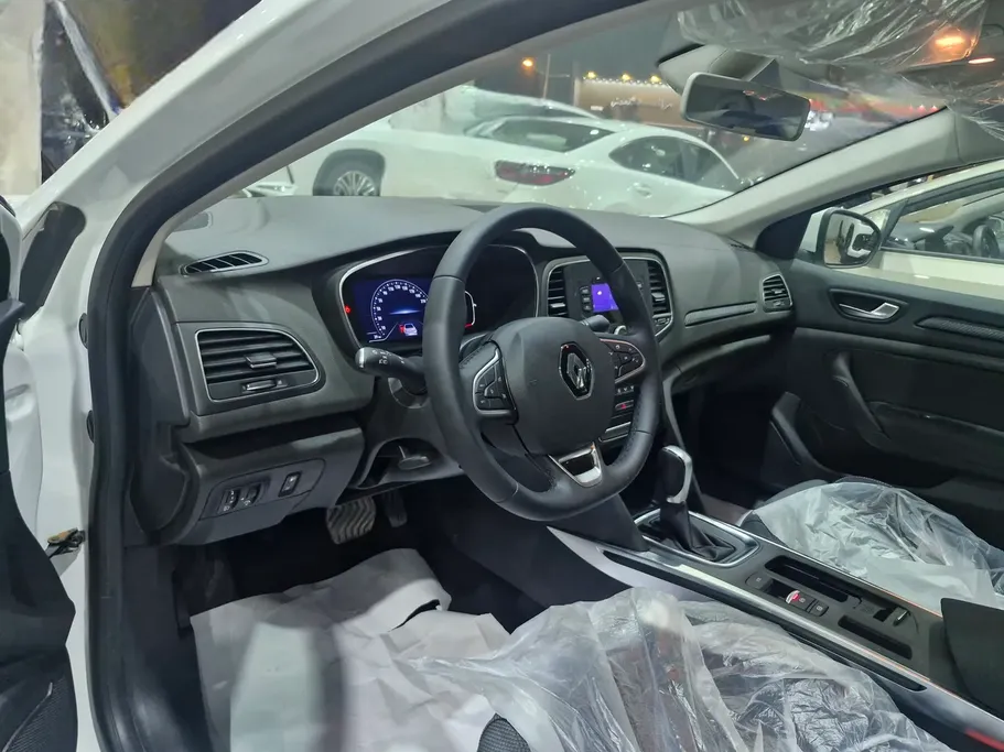 رينو ميجان E 2024 